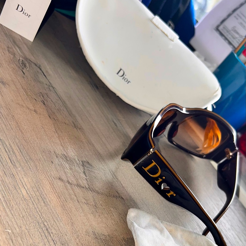 “LOVINGLY DIOR” AUTHENTIC VINTAGE SHADES